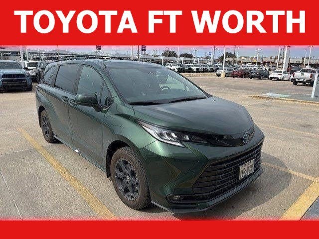 2025 Toyota Sienna Woodland Edition