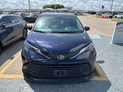 2024 Toyota Sienna LE