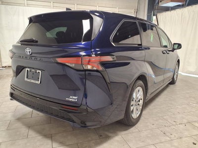 2022 Toyota Sienna XSE