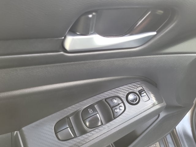 2025 Nissan Altima SV - Photo 17