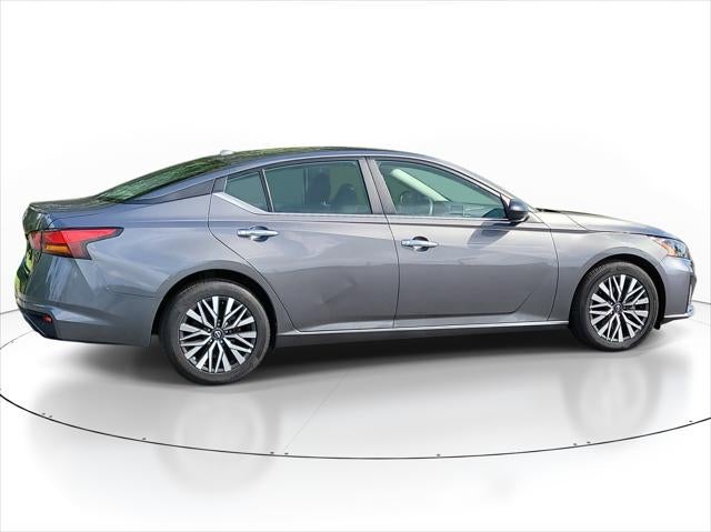 2025 Nissan Altima SV - Photo 38