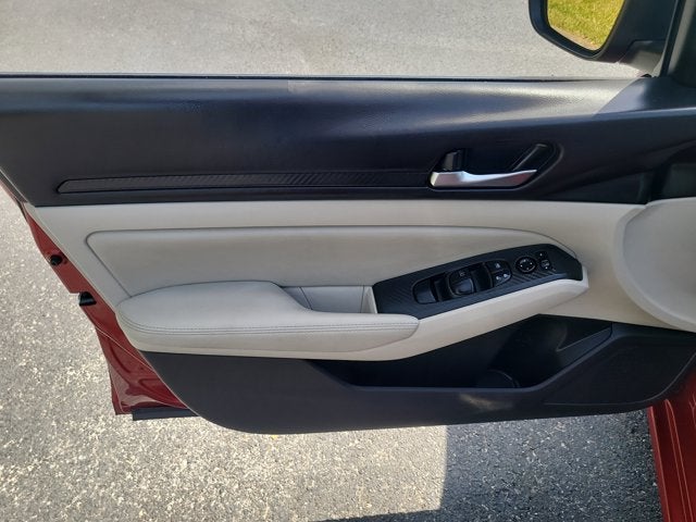 2025 Nissan Altima SV - Photo 16