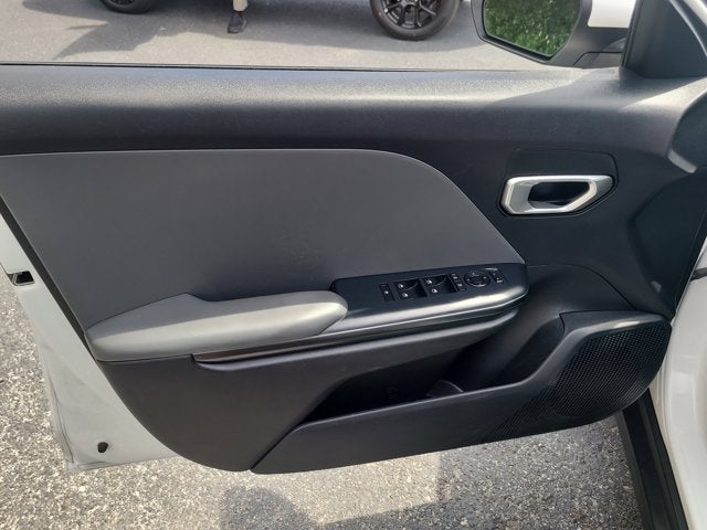 2025 Kia K4 LXS - Photo 16