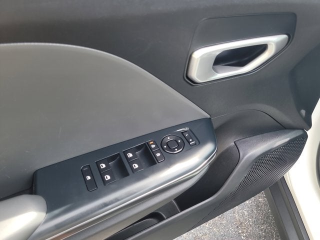 2025 Kia K4 LXS - Photo 17