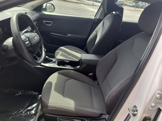 2025 Kia K4 LXS - Photo 19