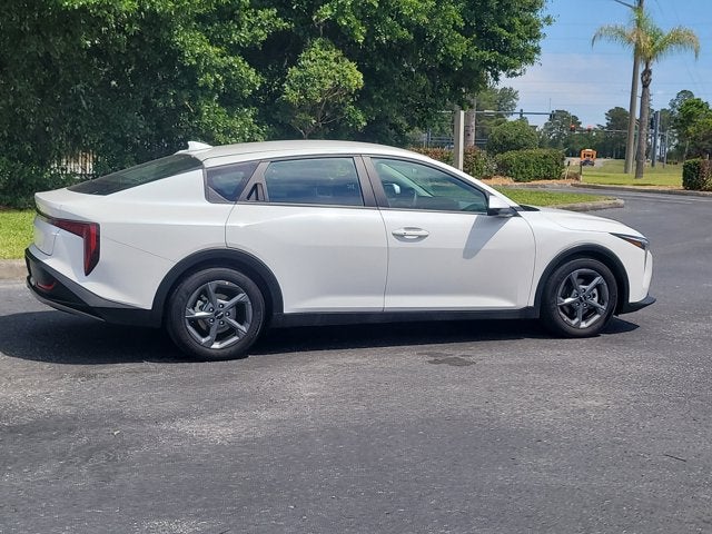 2025 Kia K4 LXS - Photo 8
