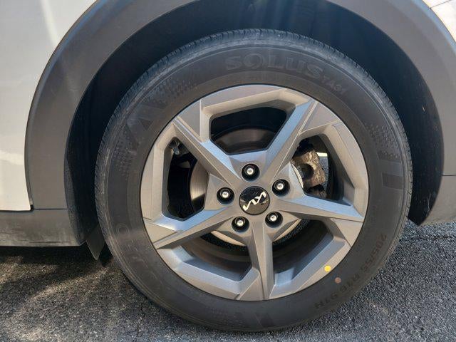 2025 Kia K4 LXS - Photo 40