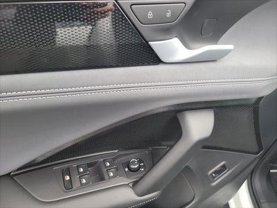 2025 Volkswagen Tiguan SE R-Line Black