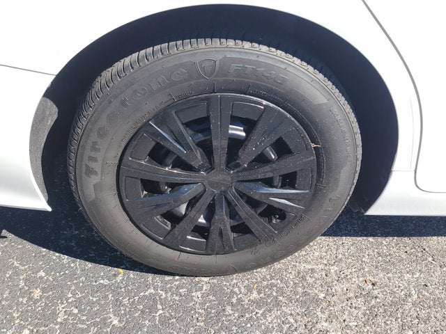 2024 Toyota Camry Hybrid LE