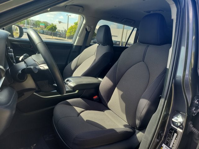 2025 Toyota HIGHLANDER LE