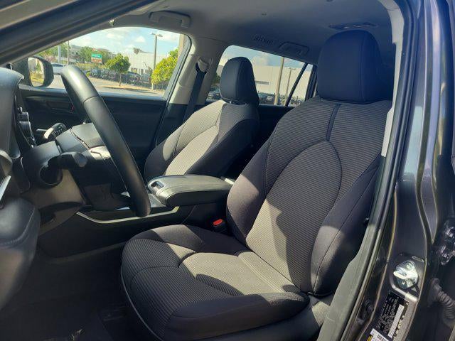 2025 Toyota HIGHLANDER LE