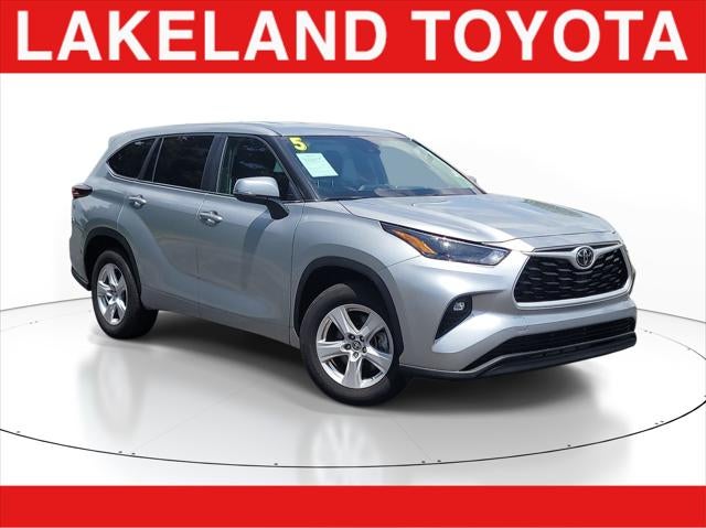 2025 Toyota Highlander LE - Photo 34