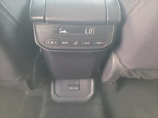 2025 Toyota Highlander LE - Photo 49