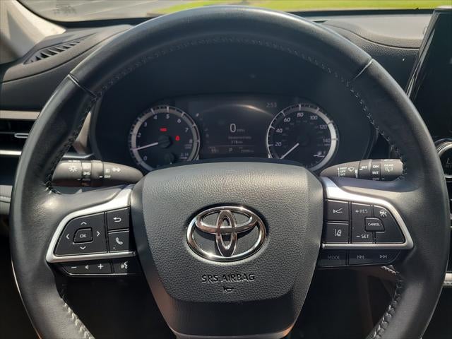 2025 Toyota Highlander LE - Photo 63
