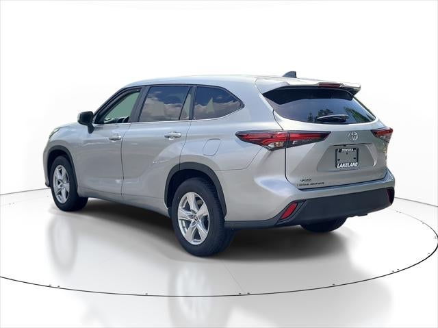 2025 Toyota Highlander LE - Photo 37