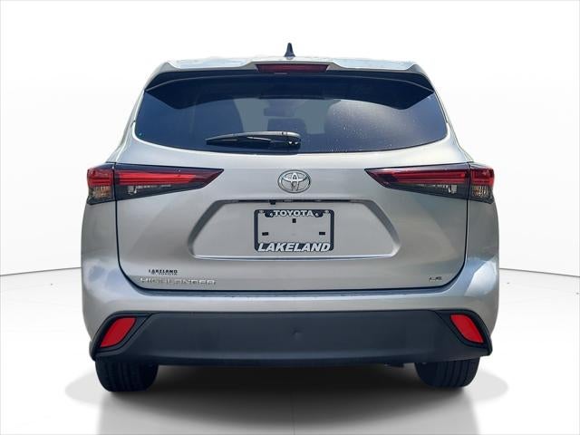 2025 Toyota Highlander LE - Photo 38