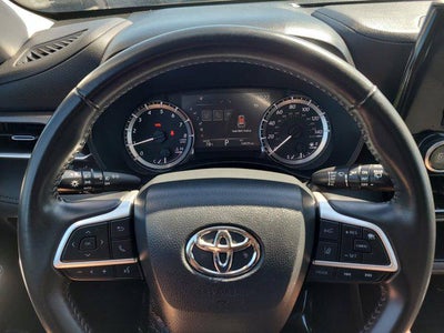 2023 Toyota HIGHLANDER LE