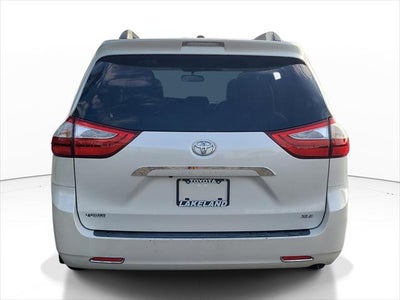 2016 Toyota Sienna XLE