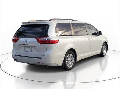 2016 Toyota Sienna XLE