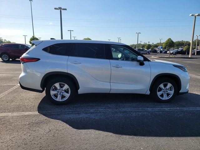 2022 Toyota Highlander LE