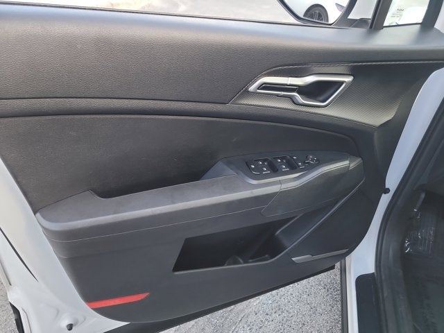 2025 Kia Sportage LX - Photo 16