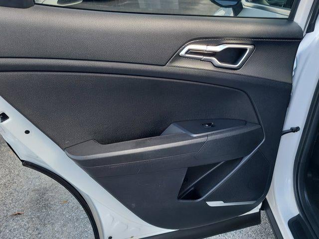 2025 Kia Sportage LX - Photo 44