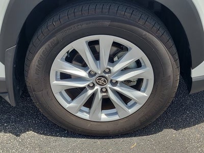 2024 Toyota Corolla Cross LE