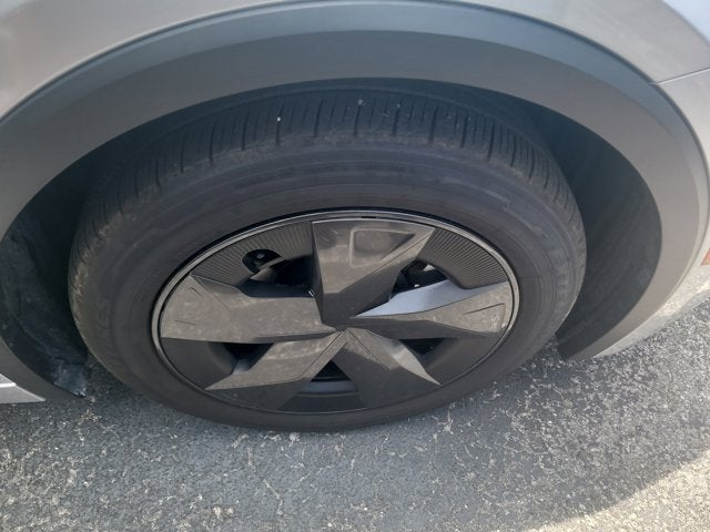 2023 Toyota Prius LE