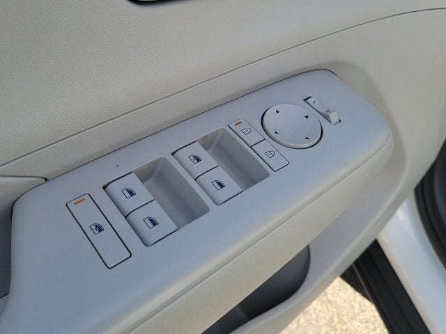 2025 Hyundai Kona SEL - Photo 18