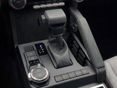 2025 Toyota Tacoma 4WD SR5