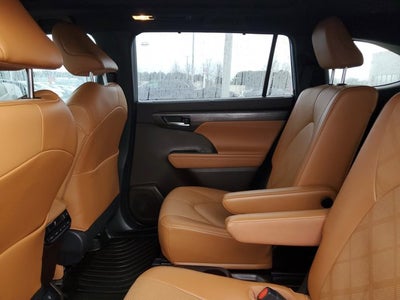 2022 Toyota Highlander Platinum