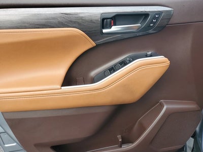 2022 Toyota Highlander Platinum
