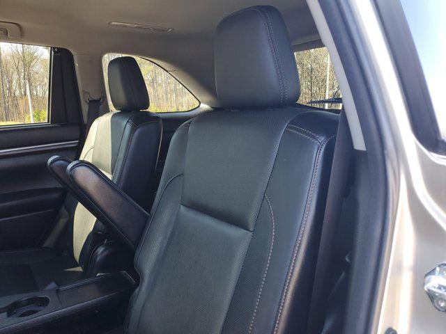 2016 Toyota Highlander Base