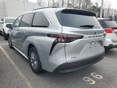 2024 Toyota Sienna XLE