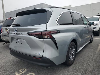 2024 Toyota Sienna XLE