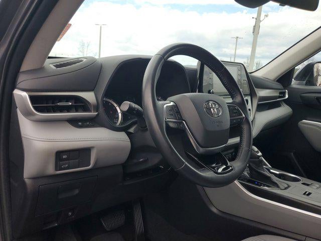 2021 Toyota Highlander LE