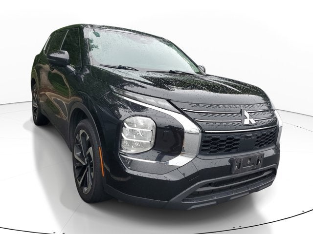 2022 Mitsubishi Outlander ES
