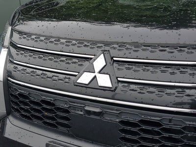 2022 Mitsubishi Outlander ES