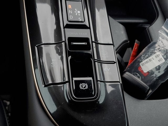 2025 Toyota Crown Signia Limited