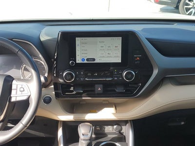 2024 Toyota Highlander LE