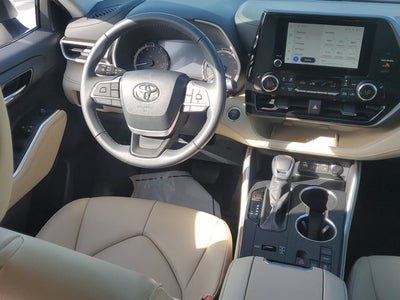 2024 Toyota Highlander LE