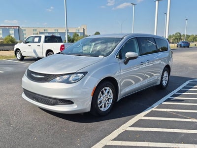 2023 Chrysler Voyager LX