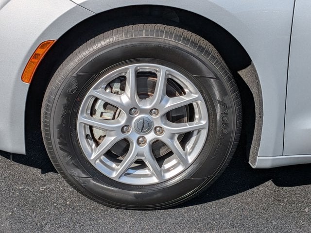 2024 Chrysler Voyager LX