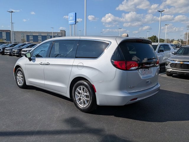 2024 Chrysler Voyager LX
