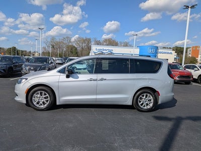 2024 Chrysler Voyager LX