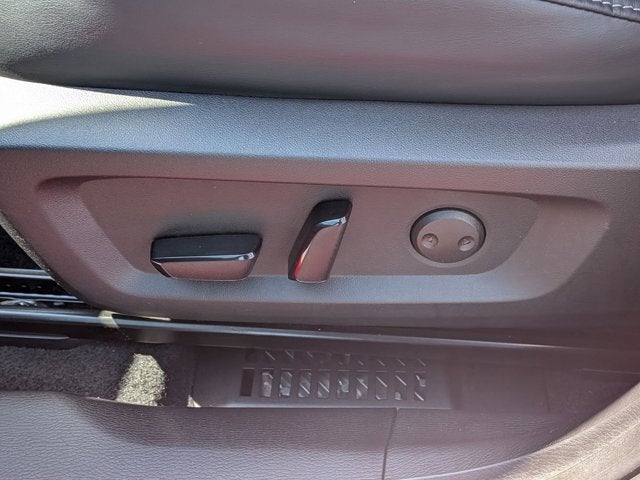 2023 Mitsubishi Outlander PHEV SE