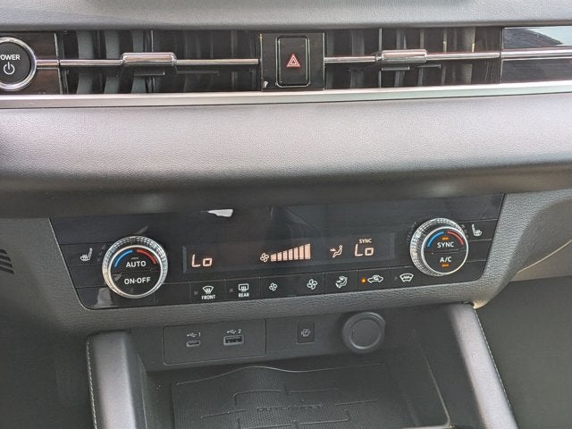 2023 Mitsubishi Outlander PHEV SE