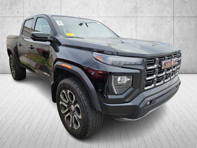 2023 GMC Canyon 4WD AT4