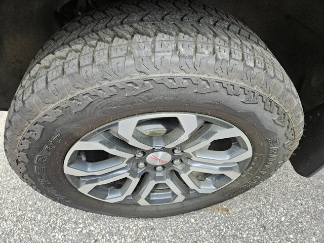 2023 GMC Canyon 4WD AT4