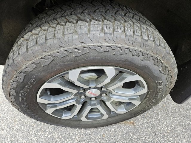 2023 GMC Canyon 4WD AT4